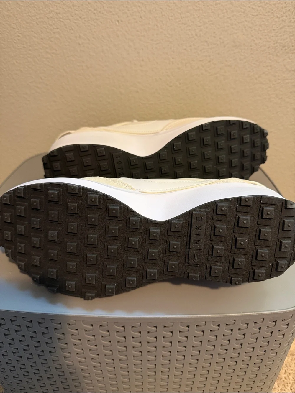 NEW- Nike Sportwear- Waffle Debut